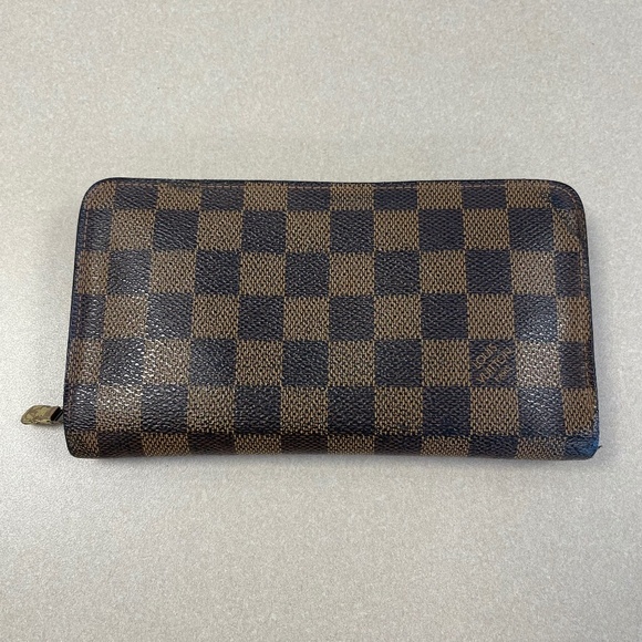 Louis Vuitton Preloved Damier Ebene Zippy Wallet w/ Certificate of Authenticity - Picture 1 of 14